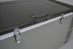 Engel MD60F Compressor Koelbox - 60 Liter 7 Engel MD60F Compressor Koelbox - 60 Liter -Buitenwinkel 1900 2849 md60f verschluss detail